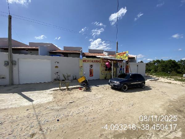 Vende-se em Horizonte-CE  Casa, 66.15 de área total, 66.15 de área privativa, 121.36 de área do terreno,  2_qto(s), a.serv, WC, 1_sala(s), cozinha, 1_vaga(s) de garagem.
