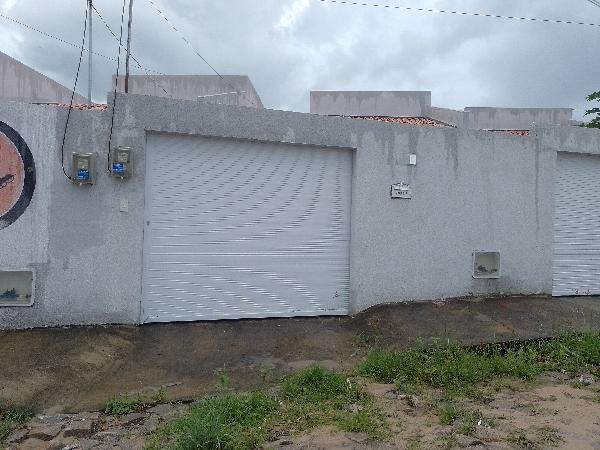 Vende-se em Horizonte-CE  Casa, 66.15 de área total, 66.15 de área privativa, 116.50 de área do terreno,  2_qto(s), a.serv, WC, 1_sala(s), cozinha, 1_vaga(s) de garagem.