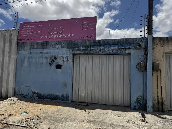 Vende-se em Horizonte-CE  Casa, 74.42 de área total, 74.42 de área privativa, 360.00 de área do terreno,  2_qto(s), a.serv, WC, 1_sala(s), cozinha.