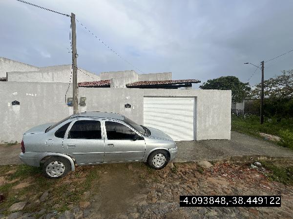 Vende-se em Horizonte-CE  Casa, 468.99 de área total, 66.15 de área privativa, 66.15 de área do terreno,  2_qto(s), a.serv, WC, 1_sala(s), cozinha, 1_vaga(s) de garagem.
