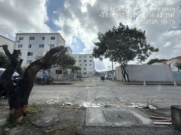 Vende-se em Fortaleza-CE  apto, 70.41 de área total, 44.28 de área privativa,  2_qto(s), WC, 1_sala(s), cozinha.