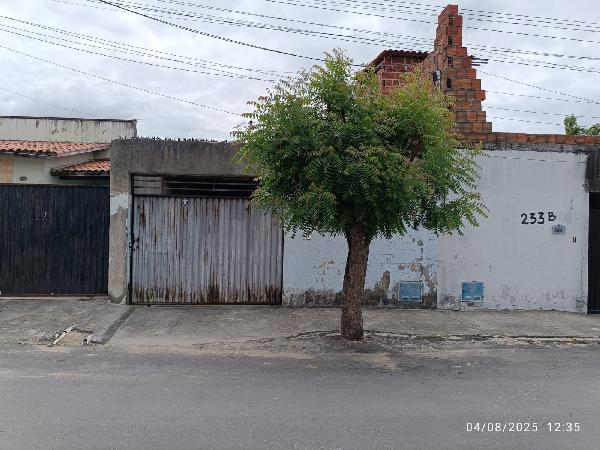 Vende-se em Horizonte-CE  Casa, 53.14 de área total, 53.14 de área privativa, 132.00 de área do terreno,  2_qto(s), a.serv, WC, 1_sala(s), cozinha.