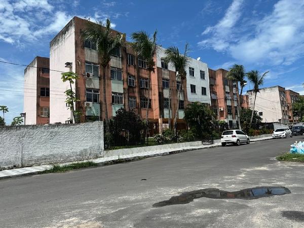 Vende-se em Fortaleza-CE  apto, 75.20 de área total, 75.20 de área privativa,  2_qto(s), a.serv, WC, WC Emp, 1_sala(s), cozinha, 1_vaga(s) de garagem.