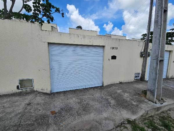 Vende-se em Horizonte-CE  Casa, 60.70 de área total, 60.70 de área privativa, 231.00 de área do terreno,  2_qto(s), a.serv, WC, 1_sala(s), cozinha, 1_vaga(s) de garagem.