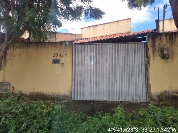 Vende-se em Horizonte-CE  Casa, 61.07 de área privativa, 113.60 de área do terreno.