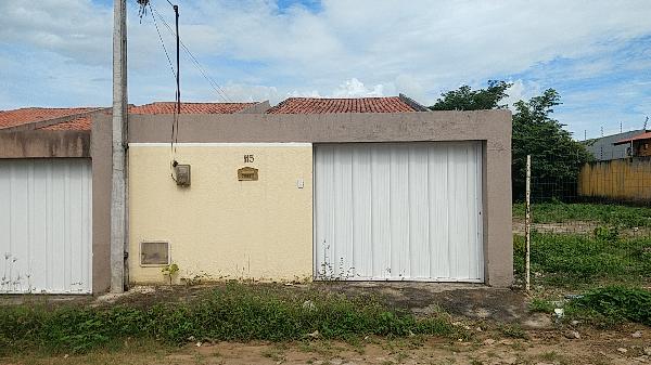 Vende-se em Itaitinga-CE  Casa, 77.56 de área total, 77.56 de área privativa, 156.00 de área do terreno,  2_qto(s), a.serv, WC, 1_sala(s), cozinha.