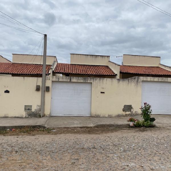 Vende-se em Horizonte-CE  Casa, 60.70 de área privativa, 115.50 de área do terreno,  2_qto(s), WC, 1_sala(s), cozinha, 1_vaga(s) de garagem.