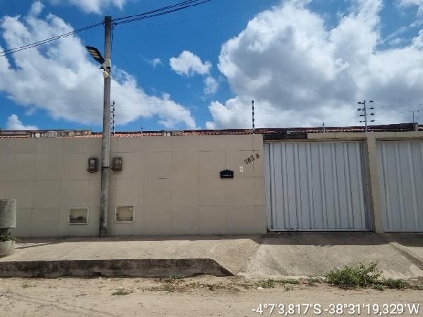 Vende-se em Horizonte-CE  Casa, 76.17 de área privativa, 396.00 de área do terreno.