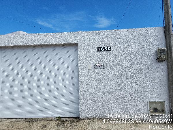 Vende-se em Horizonte-CE  Casa, 66.15 de área total, 66.15 de área privativa, 50.35 de área do terreno,  2_qto(s), a.serv, WC, 1_sala(s), cozinha, 1_vaga(s) de garagem.
