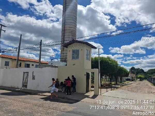 Vende-se em Juazeiro Do Norte-CE  apto, 44.05 de área total, 42.68 de área privativa,  2_qto(s), a.serv, WC, 1_sala(s), cozinha.