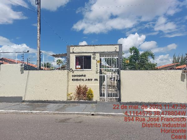 Vende-se em Horizonte-CE  Casa, 50.40 de área total, 49.11 de área privativa, 170.28 de área do terreno,  2_qto(s), WC, 1_sala(s), cozinha.