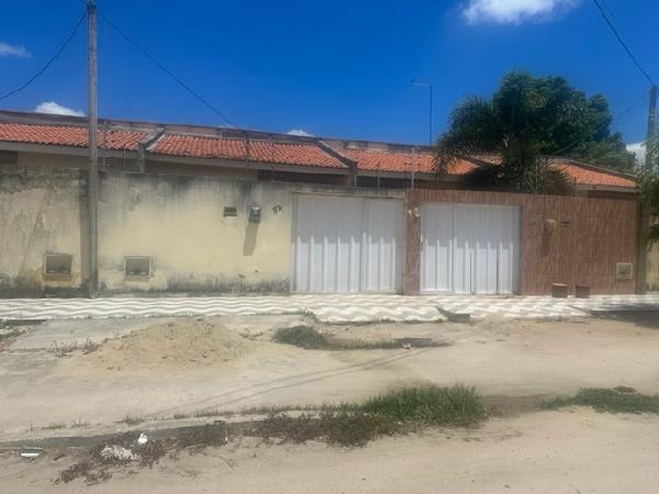 Vende-se em Horizonte-CE  Casa, 61.07 de área privativa, 228.78 de área do terreno,  2_qto(s), WC, 1_sala(s), cozinha, Terraco, 1_vaga(s) de garagem.