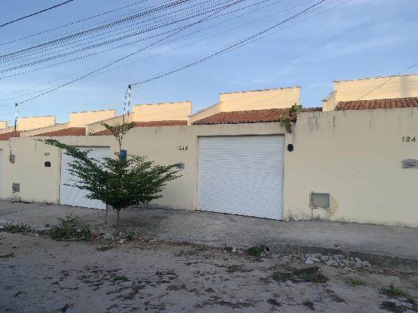 Vende-se em Horizonte-CE  Casa, 60.70 de área privativa, 60.70 de área do terreno,  2_qto(s), WC, 1_sala(s), cozinha, 1_vaga(s) de garagem.