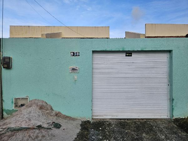 Vende-se em Horizonte-CE  Casa, 60.70 de área total, 60.70 de área privativa, 418.26 de área do terreno,  2_qto(s), varanda, a.serv, WC, 1_sala(s), cozinha, 1_vaga(s) de garagem.
