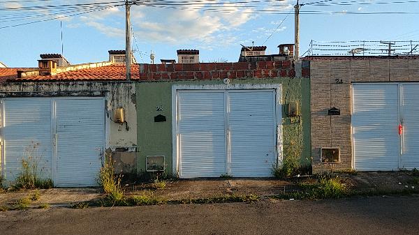 Vende-se em Itaitinga-CE  Casa, 70.00 de área total, 70.00 de área privativa, 300.00 de área do terreno,  2_qto(s), a.serv, WC, 1_sala(s), cozinha.