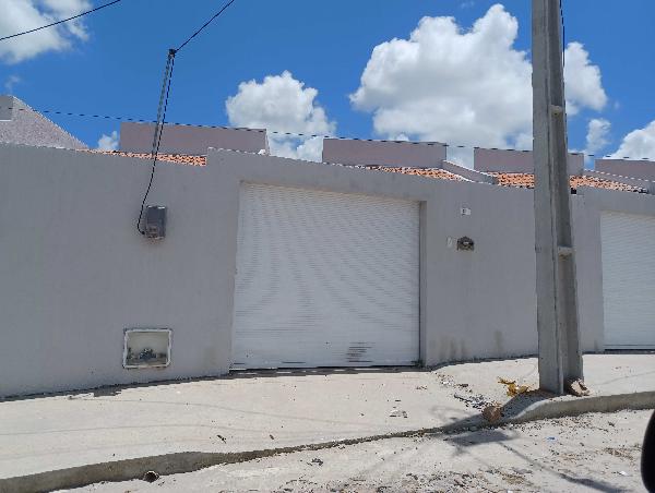 Vende-se em Horizonte-CE  Casa, 66.15 de área privativa, 116.50 de área do terreno,  2_qto(s), a.serv, WC, 1_sala(s), cozinha, Terraco, 1_vaga(s) de garagem.