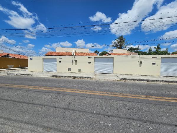 Vende-se em Horizonte-CE  Casa, 60.70 de área privativa, 497.13 de área do terreno,  2_qto(s), varanda, a.serv, WC, 1_sala(s), cozinha, 1_vaga(s) de garagem.