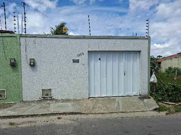 Vende-se em Itaitinga-CE  Casa, 76.35 de área total, 76.35 de área privativa, 135.51 de área do terreno,  2_qto(s), a.serv, WC, 1_sala(s), cozinha.