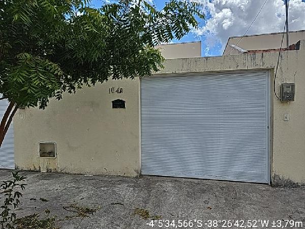Vende-se em Horizonte-CE  Casa, 60.70 de área privativa, 115.50 de área do terreno,  2_qto(s), WC, 1_sala(s), cozinha, 1_vaga(s) de garagem.