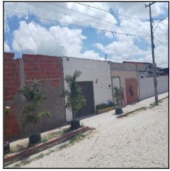 Vende-se em Horizonte-CE  Casa, 62.08 de área privativa, 198.00 de área do terreno.