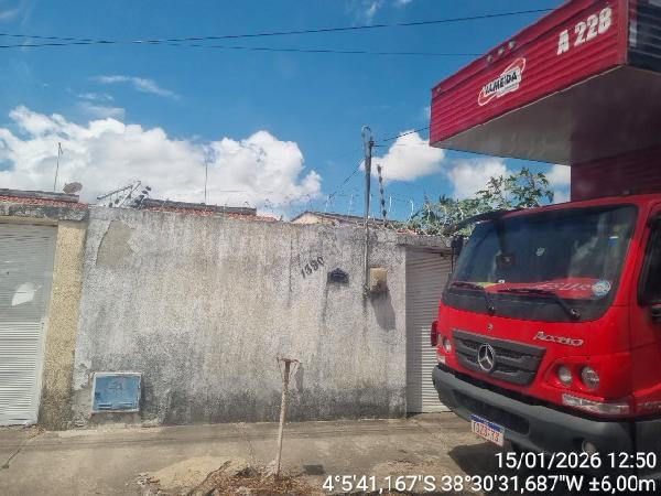 Vende-se em Horizonte-CE  Casa, 74.28 de área total, 74.28 de área privativa, 182.00 de área do terreno, 1_vaga(s) de garagem.