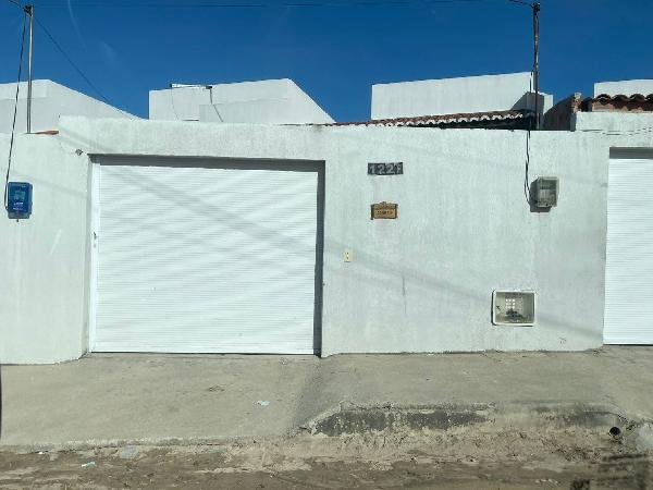 Vende-se em Horizonte-CE  Casa, 66.15 de área total, 66.15 de área privativa, 116.50 de área do terreno,  2_qto(s), a.serv, WC, 1_sala(s), cozinha, 1_vaga(s) de garagem.