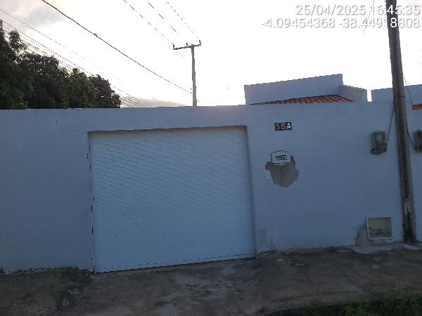 Vende-se em Horizonte-CE  Casa, 468.99 de área total, 66.15 de área privativa, 932.04 de área do terreno,  2_qto(s), a.serv, WC, 1_sala(s), cozinha, 1_vaga(s) de garagem.