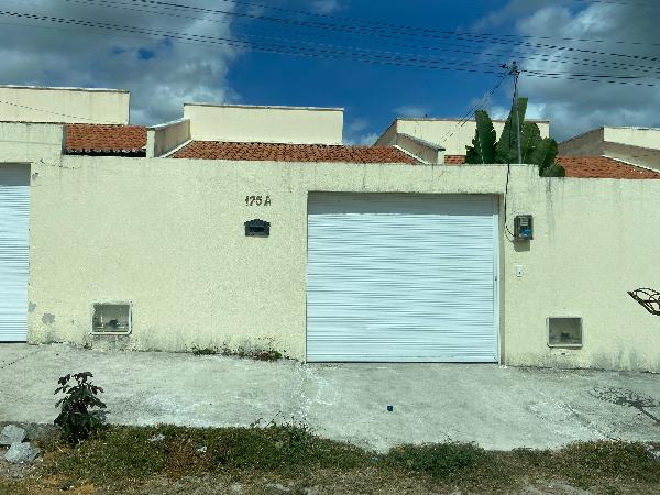 Vende-se em Horizonte-CE  Casa, 60.70 de área privativa, 230.01 de área do terreno,  2_qto(s), WC, 1_sala(s), cozinha, Terraco, 1_vaga(s) de garagem.