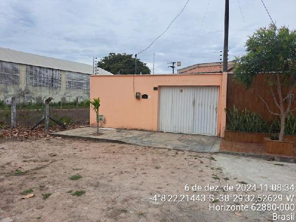 Vende-se em Horizonte-CE  Casa, 86.36 de área privativa, 186.00 de área do terreno,  2_qto(s), a.serv, WC, 1_sala(s), cozinha.