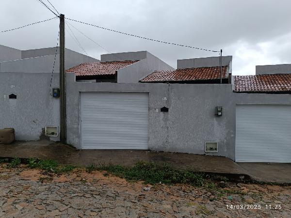 Vende-se em Horizonte-CE  Casa, 66.15 de área total, 66.15 de área privativa, 66.15 de área do terreno,  2_qto(s), varanda, a.serv, WC, 1_sala(s), cozinha, 1_vaga(s) de garagem.