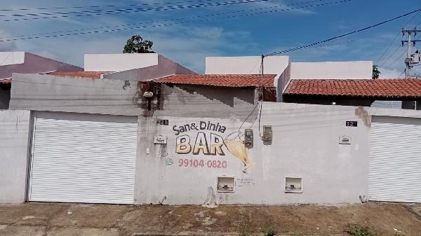 Vende-se em Horizonte-CE  Casa, 468.99 de área total, 66.15 de área privativa, 932.04 de área do terreno,  2_qto(s), varanda, a.serv, WC, 1_sala(s), cozinha, 1_vaga(s) de garagem.