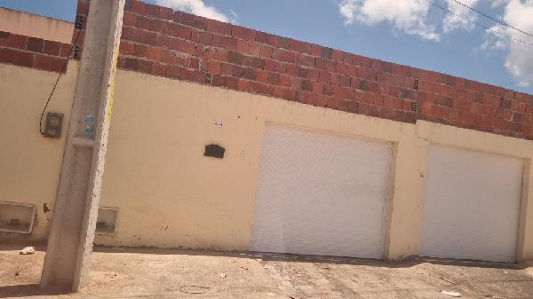 Vende-se em Horizonte-CE  Casa, 60.70 de área total, 60.70 de área privativa, 115.28 de área do terreno,  2_qto(s), a.serv, WC, 1_sala(s), cozinha, 1_vaga(s) de garagem.