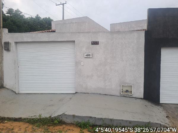Vende-se em Horizonte-CE  Casa, 468.99 de área total, 66.15 de área privativa, 116.50 de área do terreno,  2_qto(s), varanda, a.serv, WC, 1_sala(s), cozinha, Terraco, 1_vaga(s) de garagem.