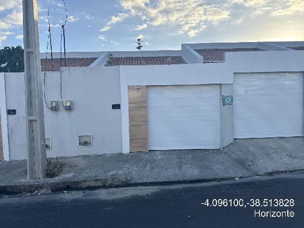 Vende-se em Horizonte-CE  Casa, 76.30 de área total, 76.30 de área privativa, 250.04 de área do terreno,  2_qto(s), a.serv, WC, 1_sala(s), cozinha, 1_vaga(s) de garagem.