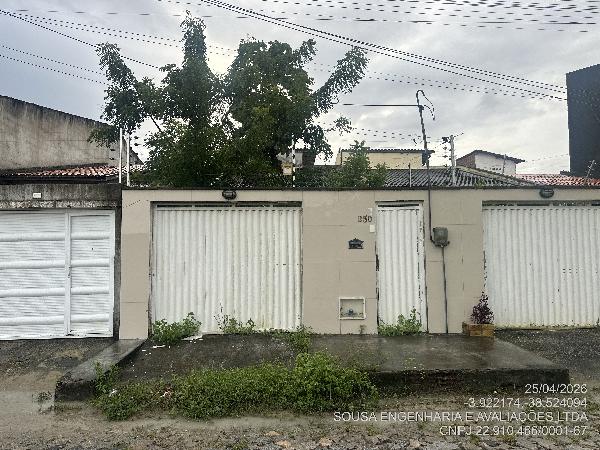 Vende-se em Itaitinga-CE  Casa, 82.18 de área total, 82.18 de área privativa, 137.50 de área do terreno,  2_qto(s), a.serv, WC, 1_sala(s), cozinha.