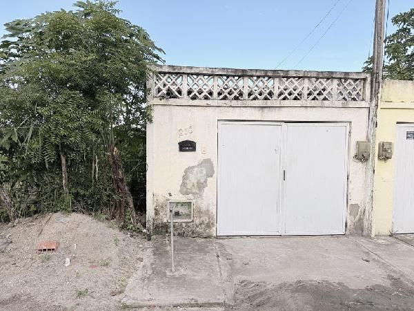 Vende-se em Itaitinga-CE  Casa, 70.00 de área total, 70.00 de área privativa, 265.71 de área do terreno,  2_qto(s), a.serv, WC, 1_sala(s), cozinha.