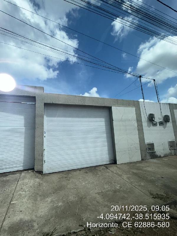 Vende-se em Horizonte-CE  Casa, 1122.36 de área total, 81.47 de área privativa, 81.47 de área do terreno,  2_qto(s), varanda, a.serv, WC, 1_sala(s), cozinha, 1_vaga(s) de garagem.