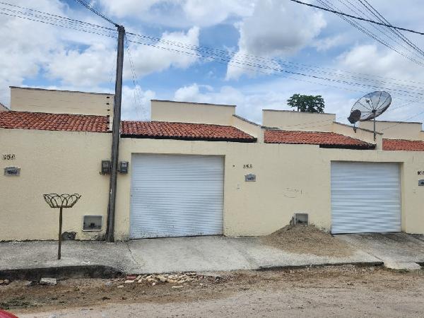Vende-se em Horizonte-CE  Casa, 60.70 de área privativa, 231.00 de área do terreno,  2_qto(s), WC, 1_sala(s), cozinha, 1_vaga(s) de garagem.