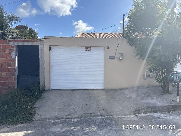 Vende-se em Horizonte-CE  Casa, 94.28 de área total, 94.28 de área privativa, 203.64 de área do terreno,  2_qto(s), a.serv, WC, 1_sala(s), cozinha, 1_vaga(s) de garagem.