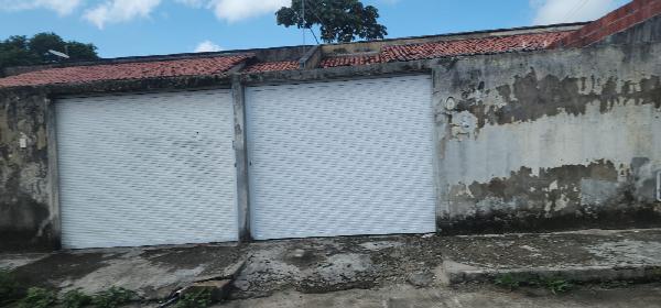 Vende-se em Horizonte-CE  Casa, 76.58 de área total, 76.58 de área privativa, 396.00 de área do terreno.