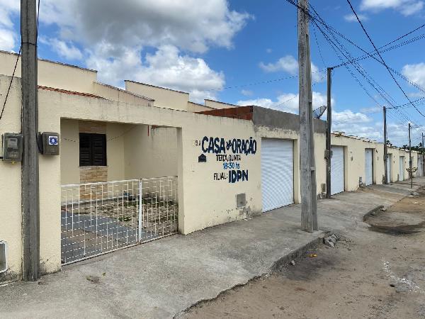 Vende-se em Horizonte-CE  Casa, 60.70 de área total, 60.70 de área privativa, 115.50 de área do terreno,  2_qto(s), a.serv, WC, 1_sala(s), cozinha, 1_vaga(s) de garagem.