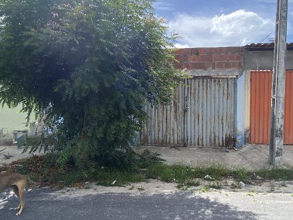 Vende-se em Horizonte-CE  Casa, 53.14 de área privativa, 141.00 de área do terreno,  2_qto(s), WC, 1_sala(s), cozinha, 2_vaga(s) de garagem.