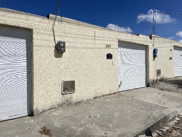 Vende-se em Horizonte-CE  Casa, 60.70 de área privativa, 115.50 de área do terreno, 1_vaga(s) de garagem.