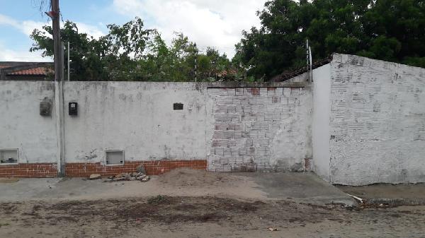 Vende-se em Horizonte-CE  Casa, 76.17 de área privativa, 198.00 de área do terreno,  2_qto(s), WC, 1_sala(s), cozinha.