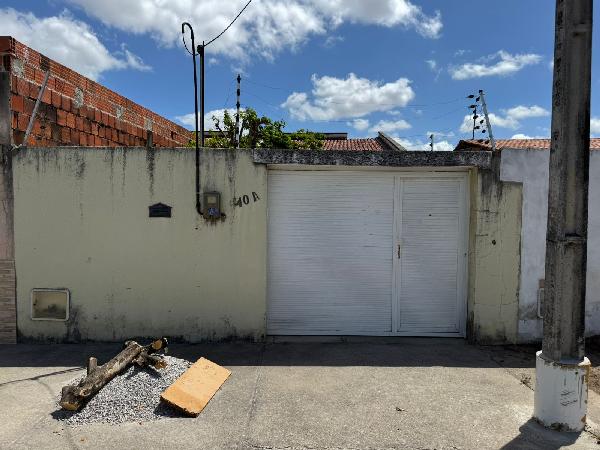 Vende-se em Horizonte-CE  Casa, 75.40 de área total, 75.40 de área privativa, 185.62 de área do terreno,  2_qto(s), a.serv, WC, 1_sala(s), cozinha.