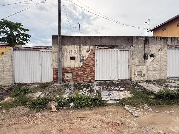 Vende-se em Itaitinga-CE  Casa, 79.87 de área total, 79.87 de área privativa, 360.00 de área do terreno,  3_qto(s), a.serv, WC, 1_sala(s), cozinha.