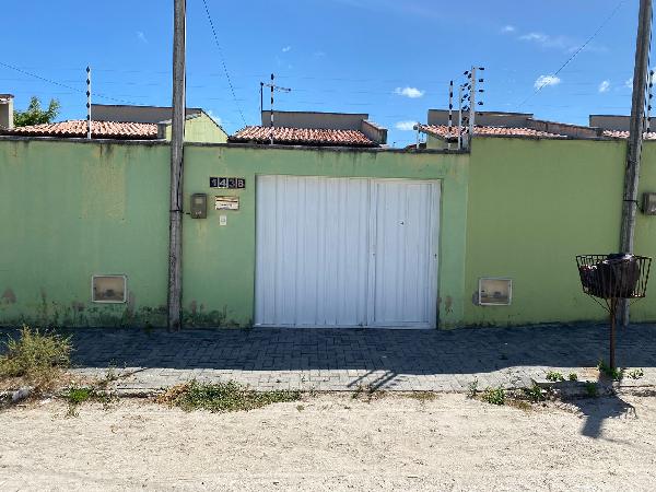 Vende-se em Horizonte-CE  Casa, 60.15 de área privativa, 140.86 de área do terreno,  2_qto(s), WC, 1_sala(s), cozinha, 1_vaga(s) de garagem.