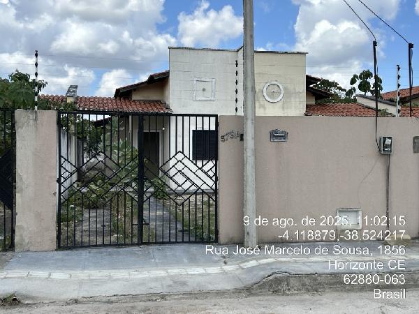Vende-se em Horizonte-CE  Casa, 63.53 de área total, 63.53 de área privativa, 132.00 de área do terreno,  2_qto(s), a.serv, WC, 1_sala(s), cozinha.