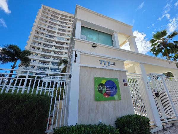 Vende-se em Fortaleza-CE  apto, 120.21 de área total, 73.95 de área privativa,  3_qto(s), WC, 1_sala(s), cozinha, 2_vaga(s) de garagem.
