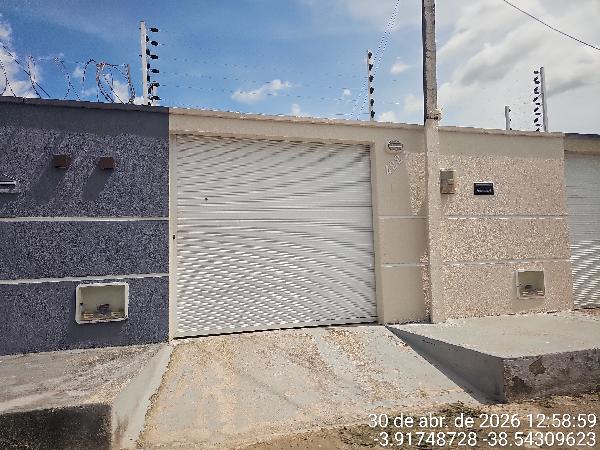 Vende-se em Itaitinga-CE  Casa, 79.66 de área total, 79.66 de área privativa, 125.00 de área do terreno,  2_qto(s), a.serv, WC, 1_sala(s), cozinha, 1_vaga(s) de garagem.